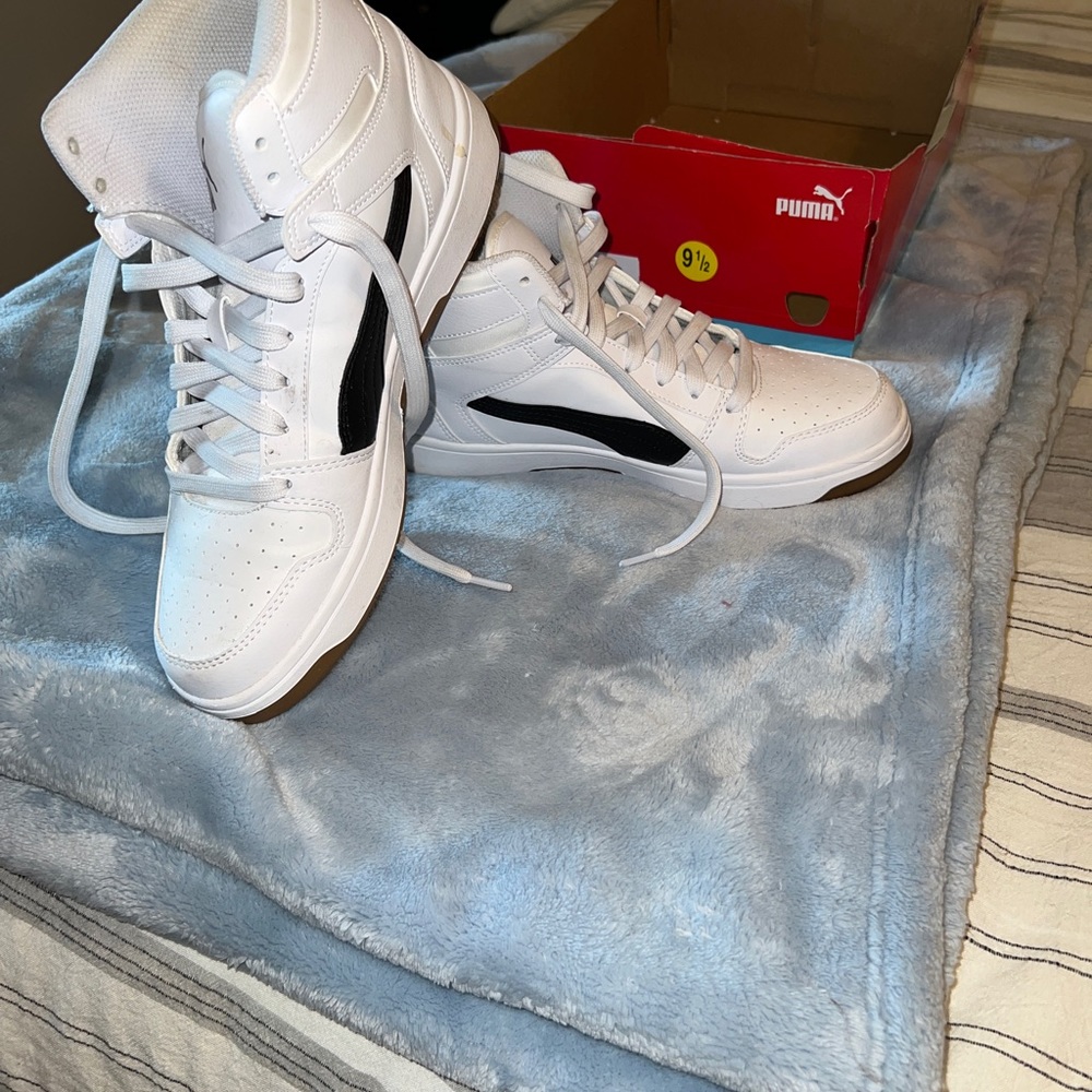 ***PUMA REBOUND ONLY WORN TWICE